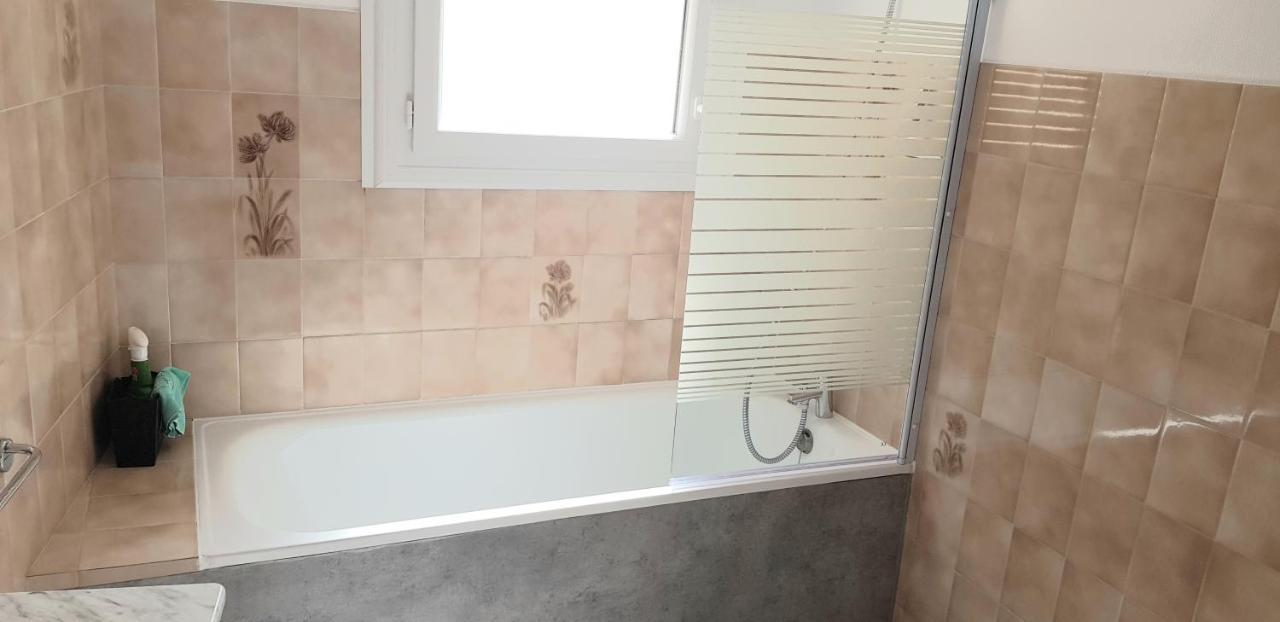 Appartement Spacieux Et Lumineux Secteur Petit Marche A 5 Min A Pied De La Plage Σαιν-Ζαν-ντε-Μον Εξωτερικό φωτογραφία
