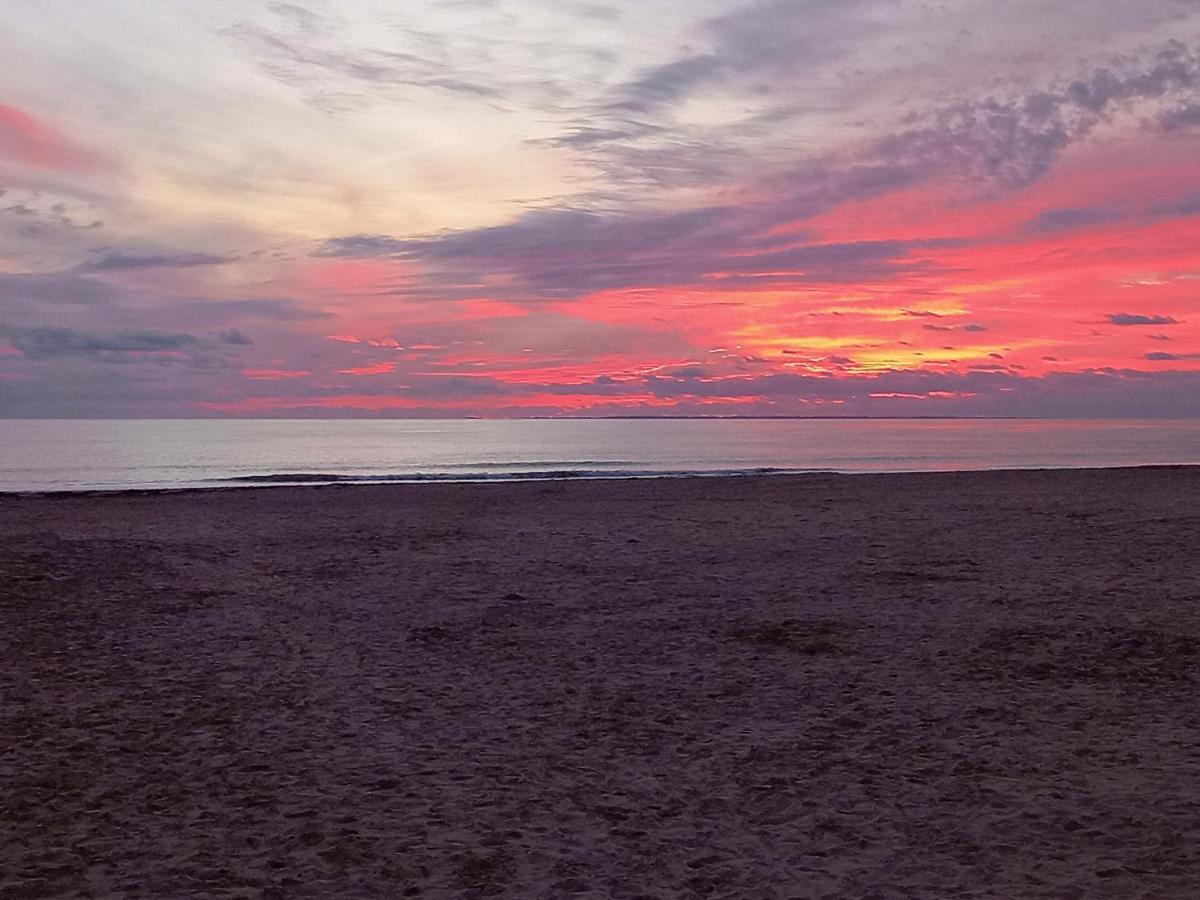 Appartement Spacieux Et Lumineux Secteur Petit Marche A 5 Min A Pied De La Plage Σαιν-Ζαν-ντε-Μον Εξωτερικό φωτογραφία